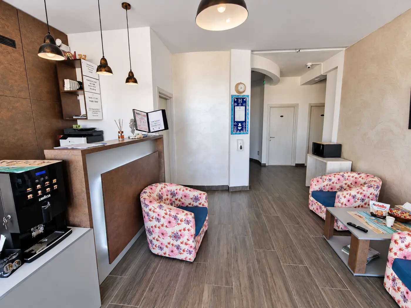 Lounge-ul comun al hotelului